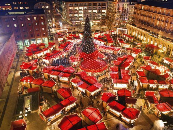 2 Tage Adventszauber in Köln, Nordrhein-Westfalen inkl. Frühstück Weihnachtsreise 2024 online kaufen