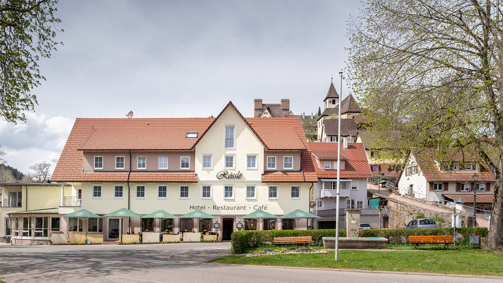 3 Tage Romantikurlaub im Schwarzwald (Berneck) für 2 (2 Nächte) inkl. Halbpension Weihnachtsreise 2024 online kaufen