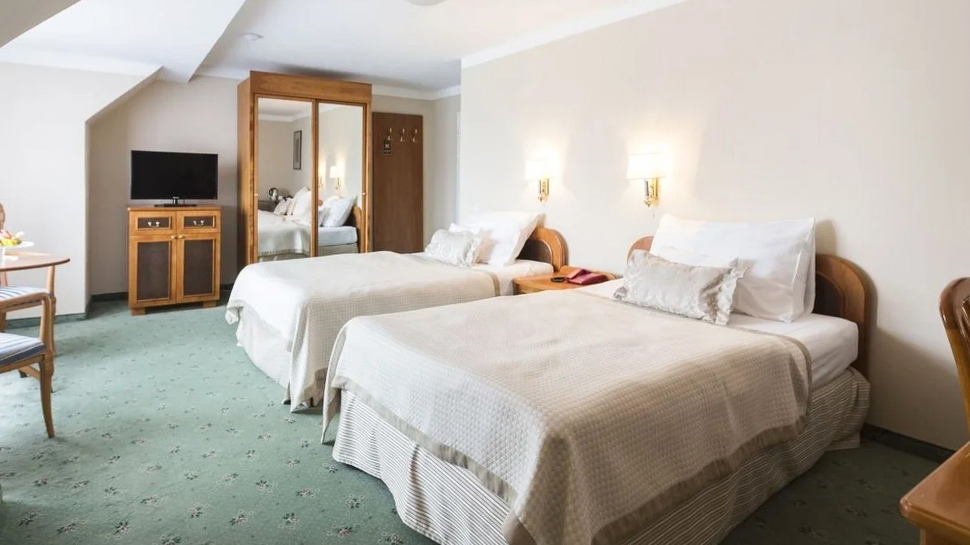 3 Tage Städtetrip Prag für 2 (2 Nächte) - Pytloun Old Armoury Hotel Prag inkl. Halbpension Weihnachtsreise 2024 online kaufen