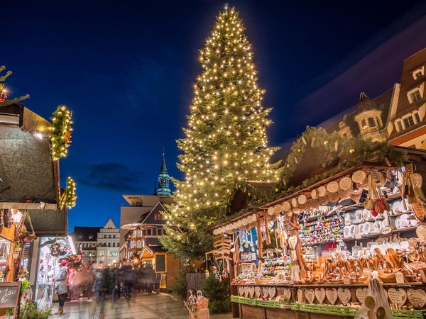3 Tage Weihnachtszeit im winterlichen Land der Musik in Markneukirchen OT Erlbach, Sachsen inkl. Halbpension Plus Weihnachtsreise 2024 online kaufen