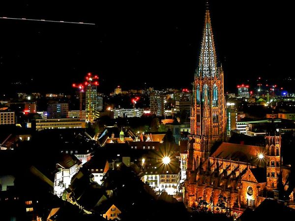 4 Tage Winterzauber in Freiburg - Genuss total in Freiburg im Breisgau, Baden-Württemberg inkl. Halbpension Plus Weihnachtsreise 2024 online kaufen