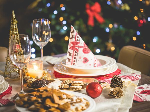 5 Tage besinnliche Weihnachten im Ferien Hotel in Neuhausen/Spree, Brandenburg inkl. Halbpension Plus Weihnachtsreise 2024 online kaufen