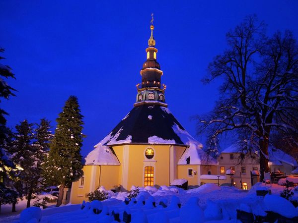 6 Tage Erzgebirgs-Weihnachtsurlaub in Seiffen, Sachsen inkl. Halbpension Plus Weihnachtsreise 2024 online kaufen