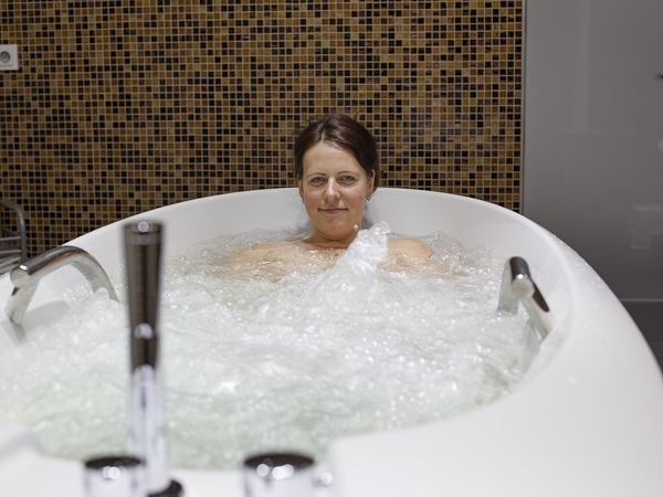 8 Tage Komplexe Kuraufenthalt mit VP in Karlsbad (Karlovy Vary), Karlsbad (Karlovarský kraj) inkl. Vollpension Weihnachtsreise 2024 online kaufen