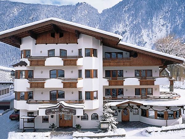 Alpiner Wintertraum im Zillertal - 8 Tage in Mayrhofen, Tirol inkl. Halbpension Weihnachtsreise 2024 online kaufen Alpiner Wintertraum im Zillertal - 8 Tage in Mayrhofen, Tirol inkl. Halbpension Weihnachtsreise 2024 online kaufen