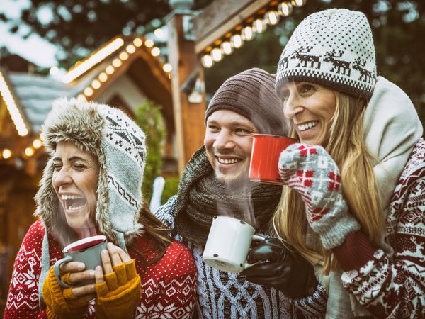 „Besuch des Dresdner Striezelmarktes für 2 Tage“ in Radeberg, Sachsen inkl. Frühstück Weihnachtsreise 2024 online kaufen