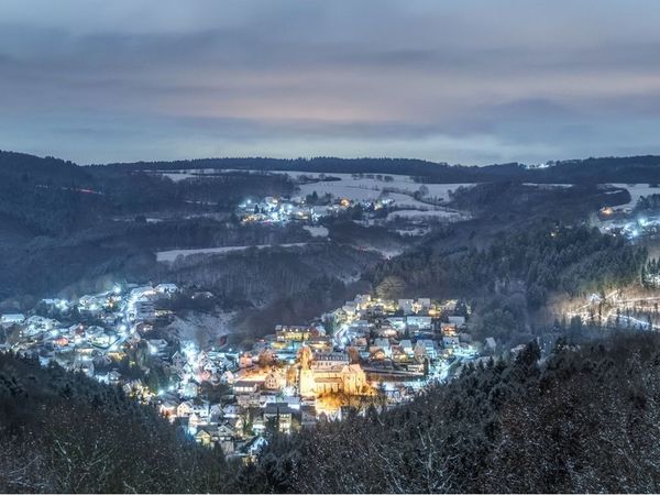 Weihnachts-und Winterzauber & Wellness: 3 Tage im Wiedtal mit Halbpension Plus in Waldbreitbach, Rheinland-Pfalz inkl. Halbpension Plus Weihnachtsreise 2024 online kaufen Weihnachts-und Winterzauber & Wellness: 3 Tage im Wiedtal mit Halbpension Plus in Waldbreitbach, Rheinland-Pfalz inkl. Halbpension Plus Weihnachtsreise 2024 online kaufen