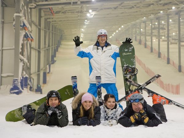 Weiße Weihnacht an der Skihalle - 4 Tage in Wittenburg, Mecklenburg-Vorpommern inkl. Halbpension Weihnachtsreise 2024 online kaufen